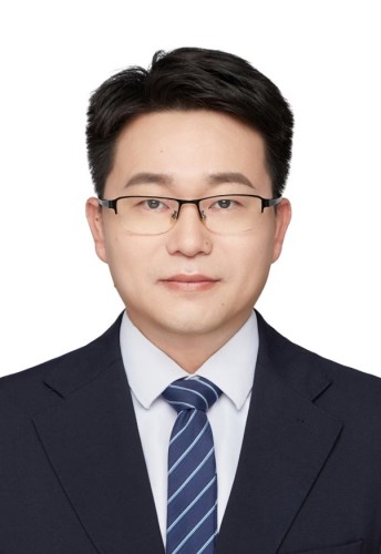 Associate Professor Junwei Duan